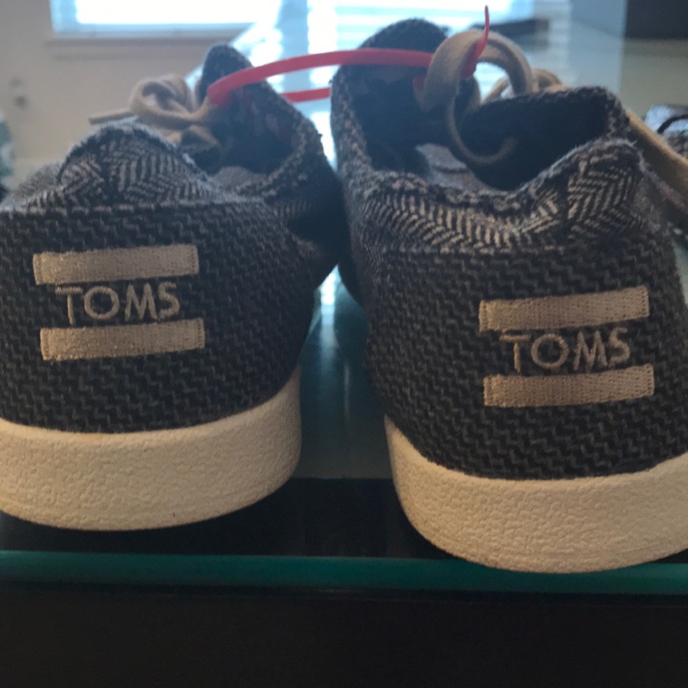 Brand new Toms shoes